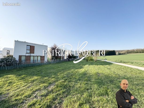 4 bedrooms House in Menucourt, France No. 301785