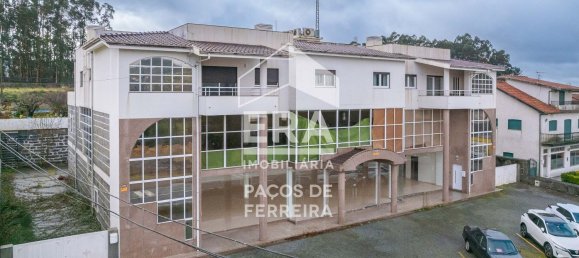 Propriété commerciale à Carvalhosa, Portugal 853m² No. 86209 2