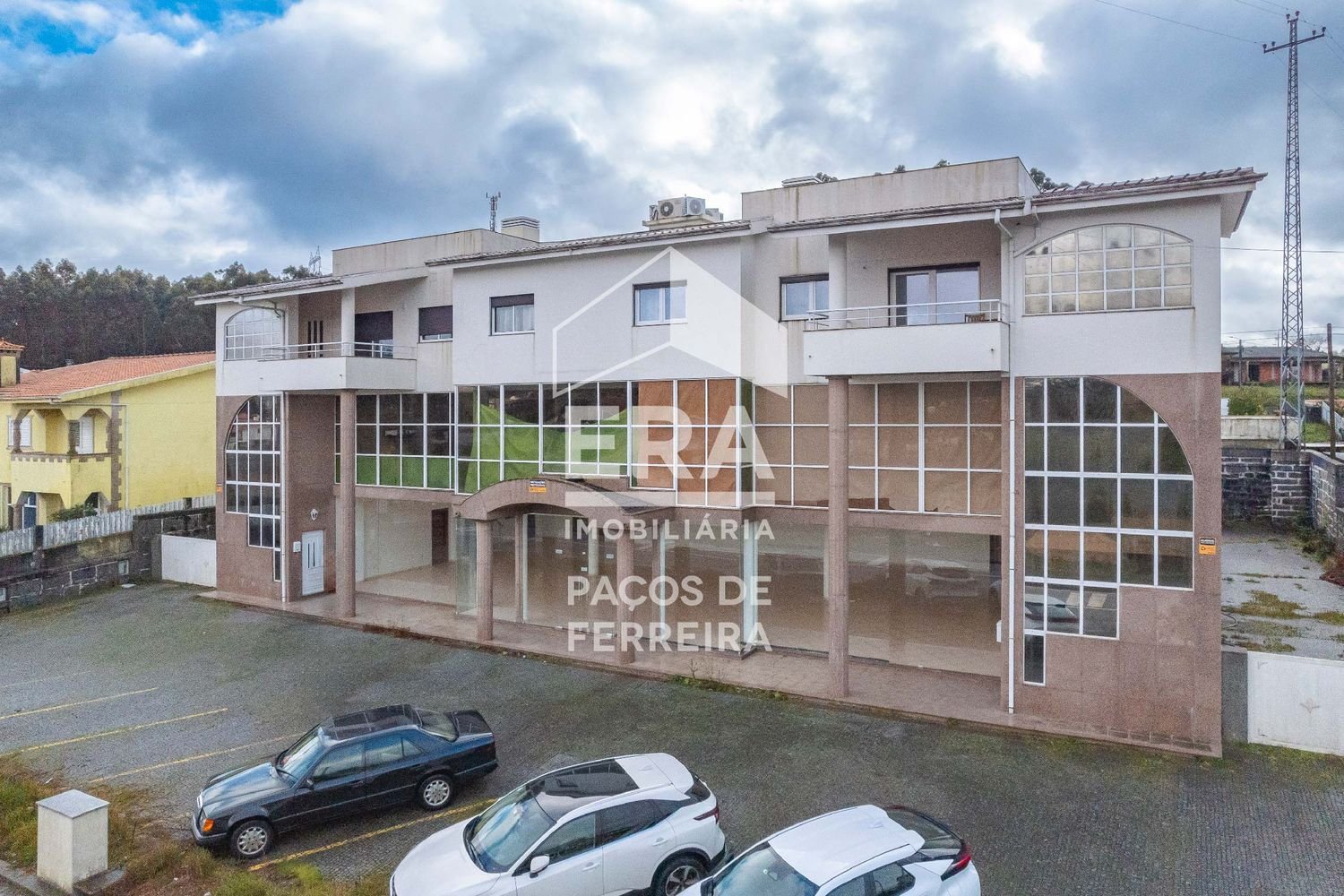 Propriété commerciale à Carvalhosa, Portugal 853m² No. 86209