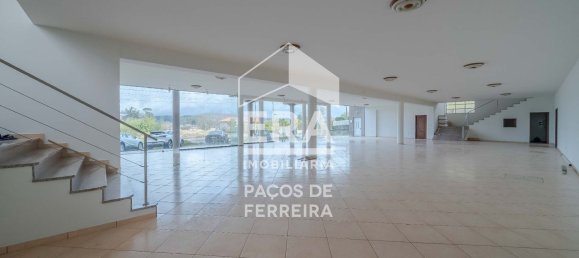 Propriété commerciale à Carvalhosa, Portugal 853m² No. 86209 18