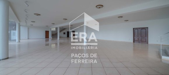 Propriété commerciale à Carvalhosa, Portugal 853m² No. 86209 19