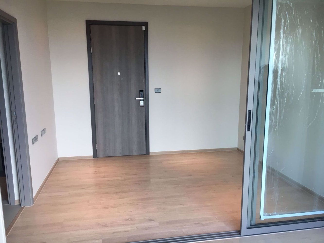 1 bedroom Condo in Thonburi, Thailand No. 9482