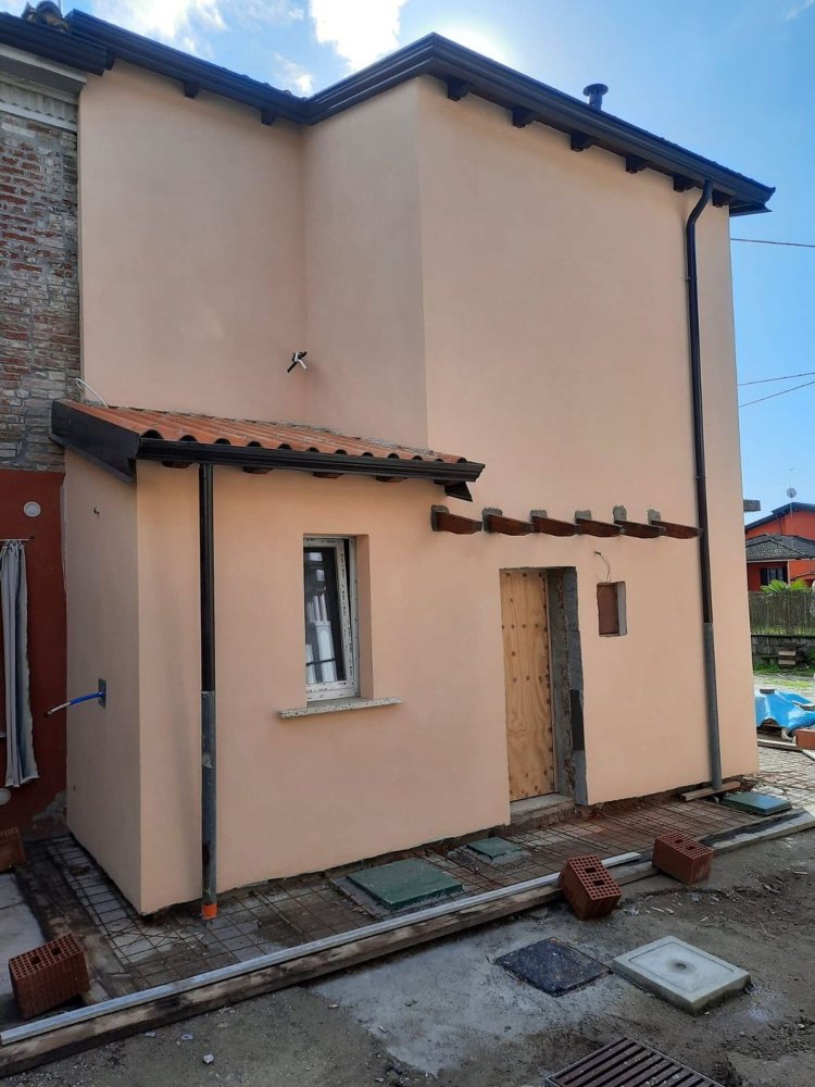 Estudio en Borgonovo Val Tidone, Italy No. 251467