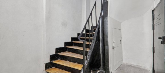 Studio in Paris, France No. 319991 10