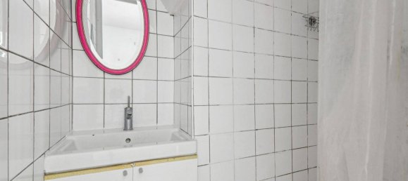 Studio in Paris, France No. 319991 9