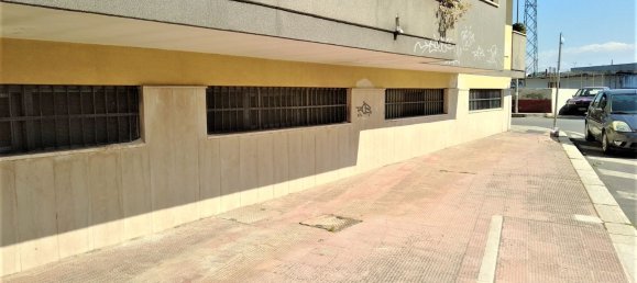 Gewerbliche Immobilie in Bari, Italy 303m², Nr. 358081 13