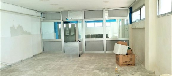 Gewerbliche Immobilie in Bari, Italy 303m², Nr. 358081 5