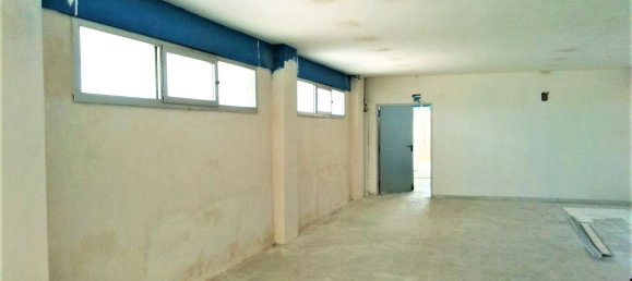 Gewerbliche Immobilie in Bari, Italy 303m², Nr. 358081 9