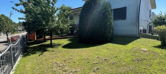 5 bedrooms Villa in Moglia, Italy No. 362847 8