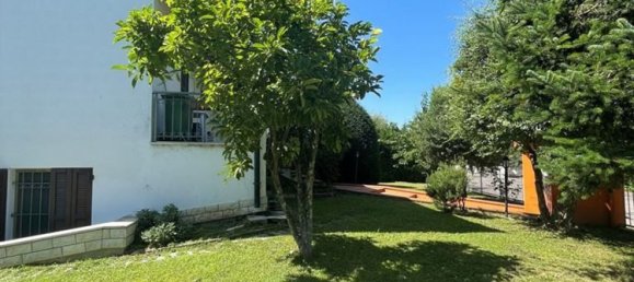 5 bedrooms Villa in Moglia, Italy No. 362847 11