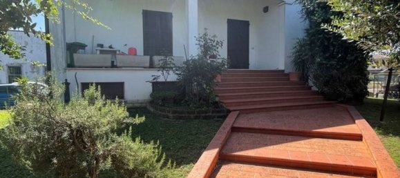 5 bedrooms Villa in Moglia, Italy No. 362847 9