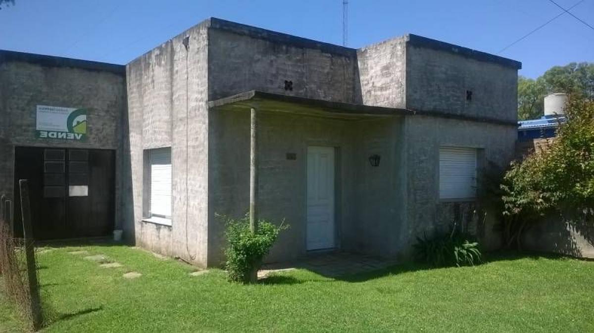 2 bedrooms House in Lobos, Argentina No. 61360