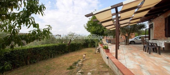 3 Schlafzimmer Villa in Chiusi, Italy, Nr. 89622 23