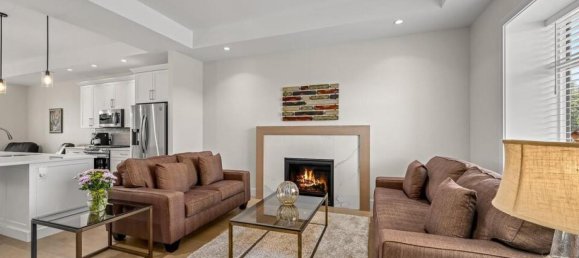 2 bedrooms House in British Columbia, Canada No. 1076 3