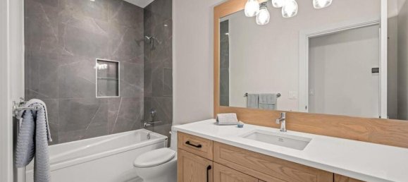 2 bedrooms House in British Columbia, Canada No. 1076 9