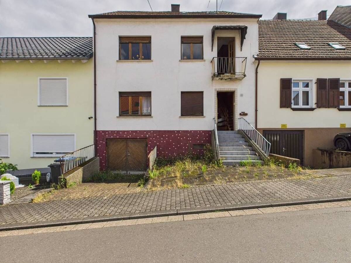 6غرفة تاون هاوس في Saarbrucken, Germany رقم 231556