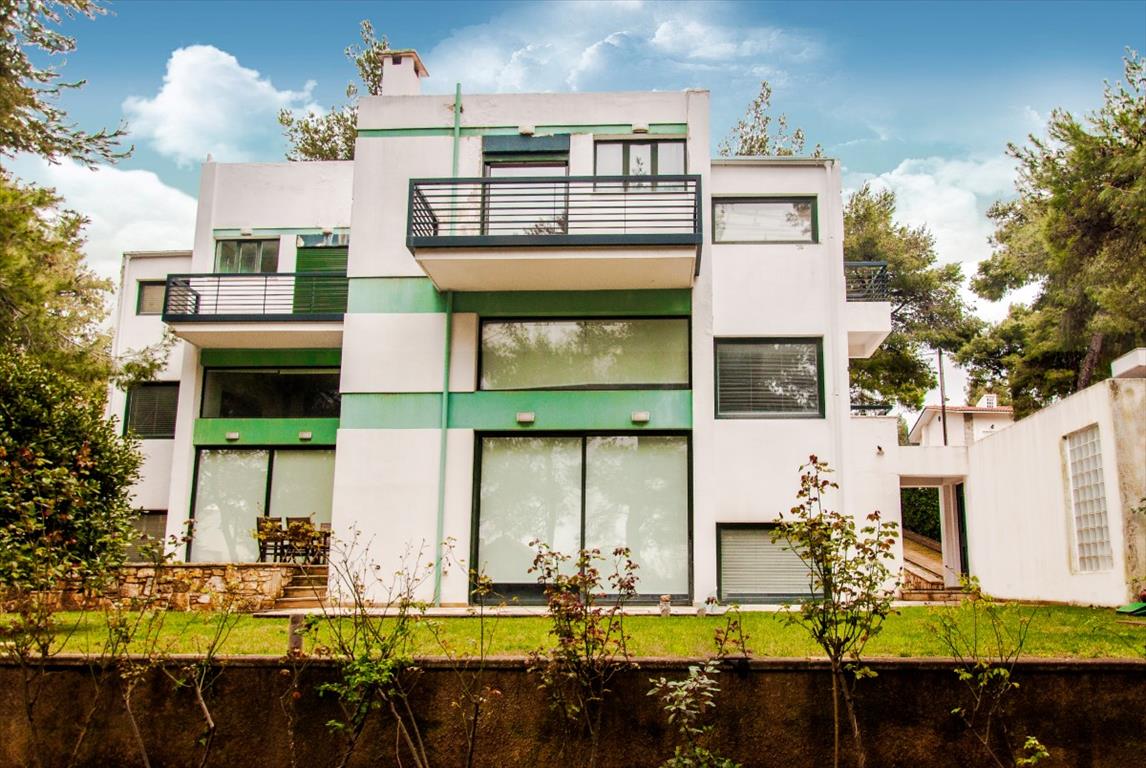 5 bedrooms Property in Agios Stefanos, Greece No. 6286