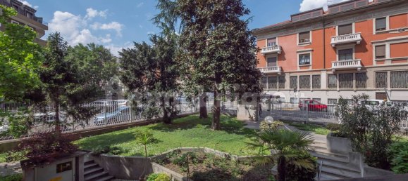 2 bedrooms Apartment in Milan, Italy No. 316598 21