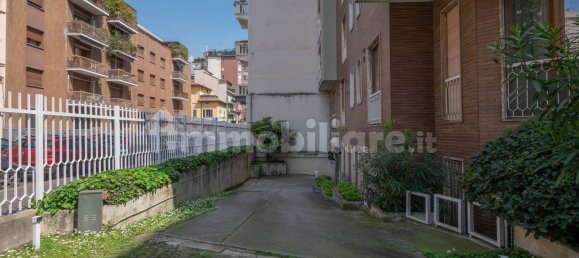 2 bedrooms Apartment in Milan, Italy No. 316598 27