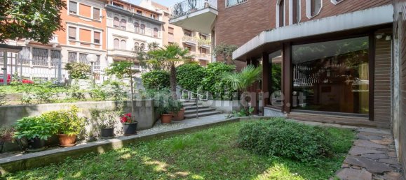 2 bedrooms Apartment in Milan, Italy No. 316598 25