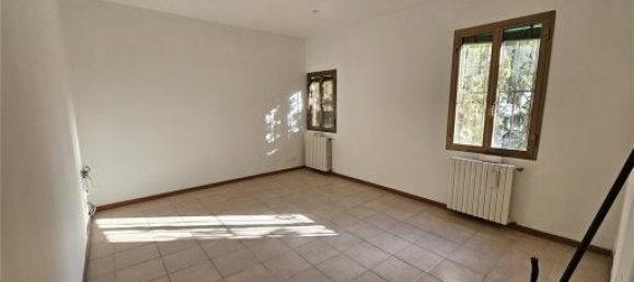 Casa de 8 habitaciónes en Florence, Italy No. 32908 6