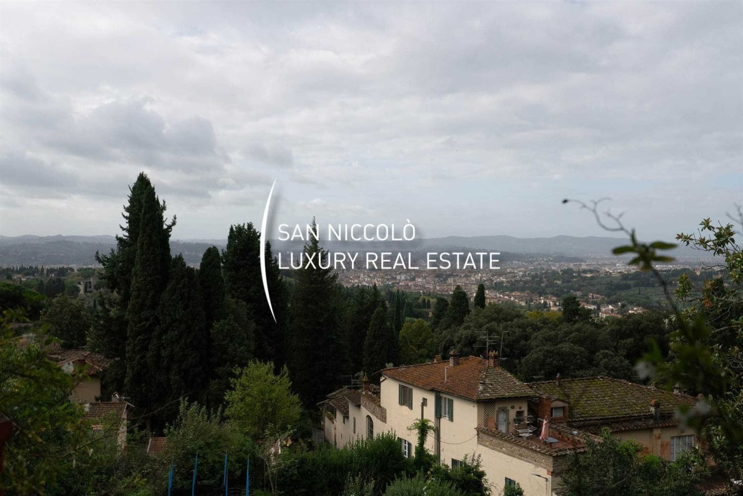 15 rooms Villa in Fiesole, Italy No. 209765