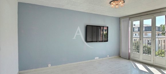 2 bedrooms Apartment in Thiais, France No. 320096 2