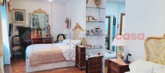 2 bedrooms Apartment in Naples, Italy No. 98075 22