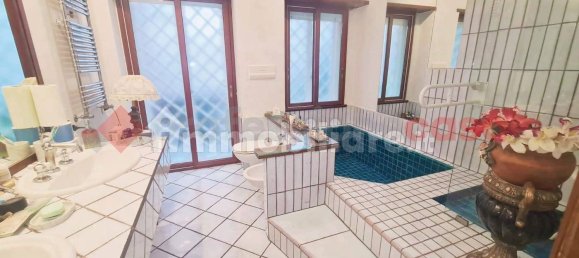 2 bedrooms Apartment in Naples, Italy No. 98075 28