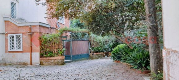 2 bedrooms Apartment in Naples, Italy No. 98075 36