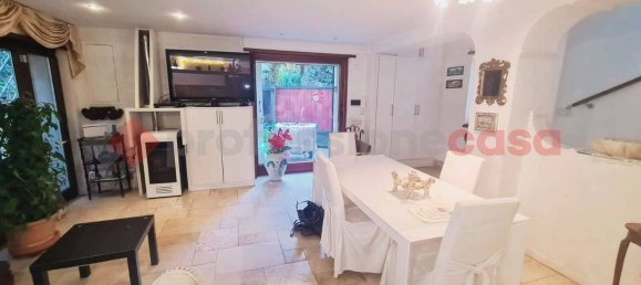 2 bedrooms Apartment in Naples, Italy No. 98075 7