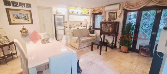 2 bedrooms Apartment in Naples, Italy No. 98075 8