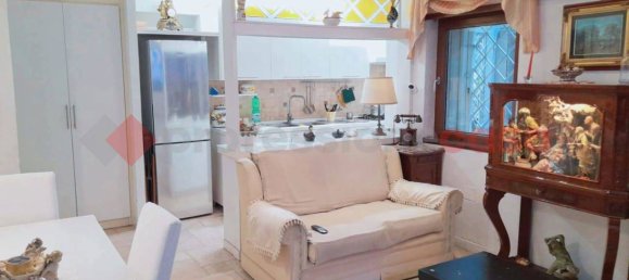 2 bedrooms Apartment in Naples, Italy No. 98075 4