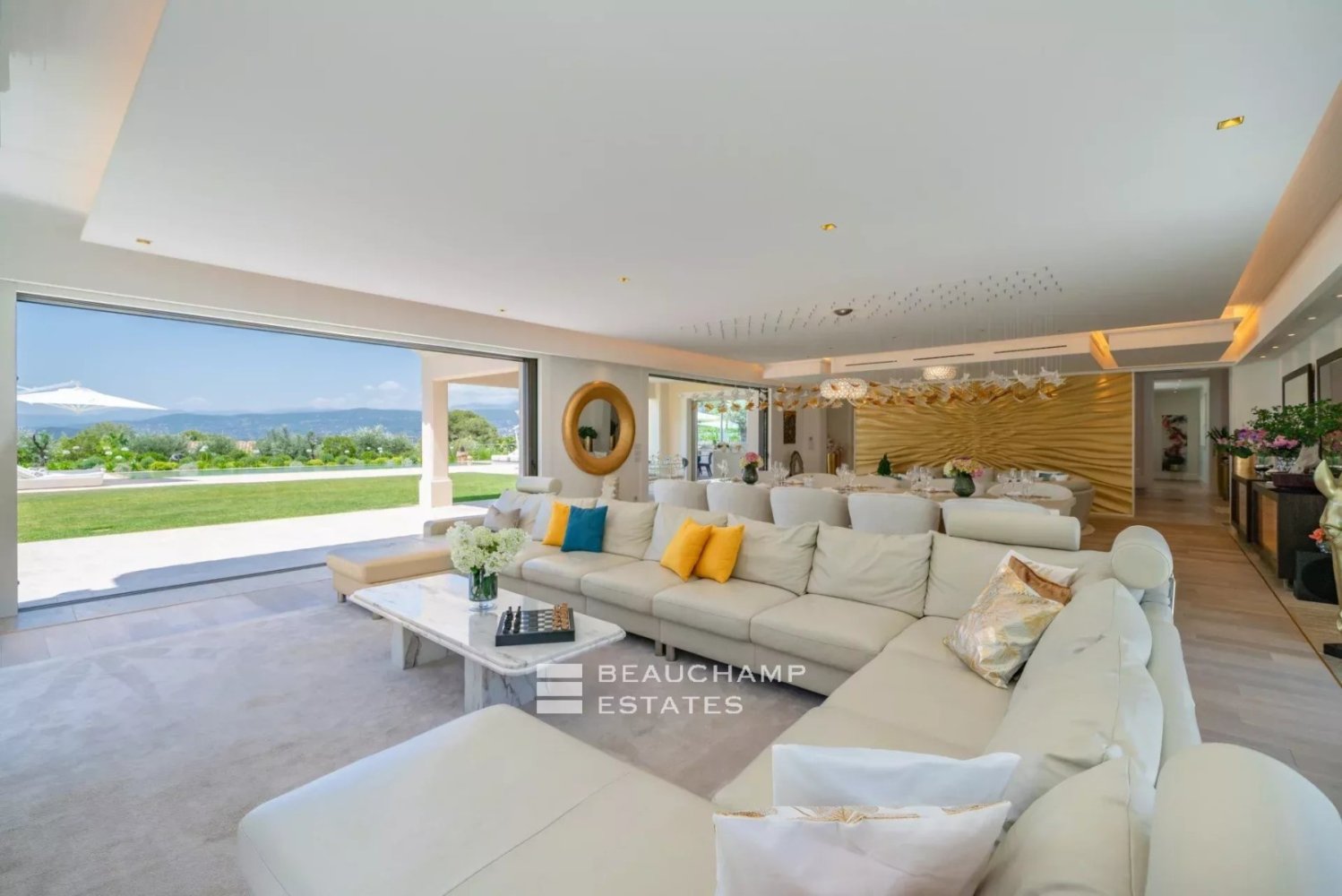 Villa de 6 dormitorios en Mougins, France No. 349434