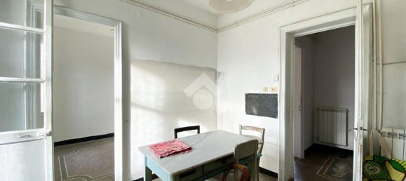 2 Schlafzimmer Wohnung in Savona, Italy, Nr. 36556 11