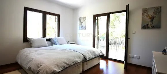 5 bedrooms Villa in Moniatis, Cyprus No. 4438 9