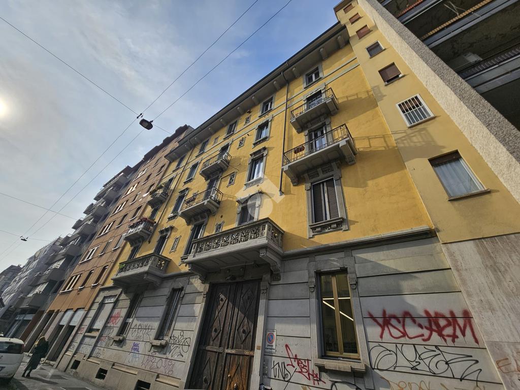 3 bedrooms Apartment in Milan, Italy No. 378852