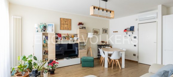 1 bedroom Apartment in Bologna, Italy No. 128060 4