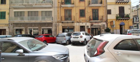 Gewerbliche Immobilie in Palermo, Italy 160m², Nr. 120694 27