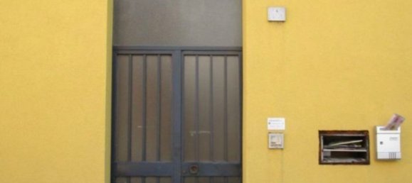 2-salle Appartement à Rozzano, Italy No. 16569 6