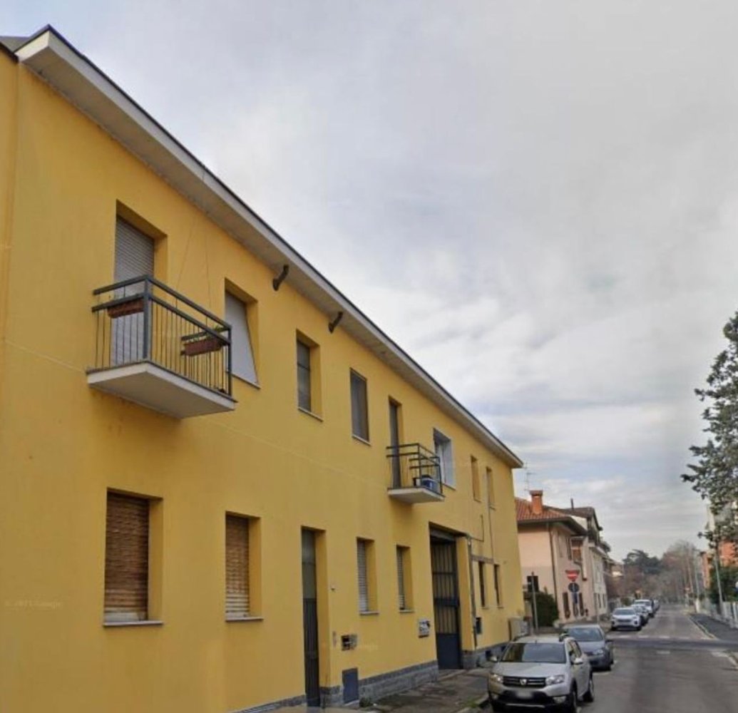 2-salle Appartement à Rozzano, Italy No. 16569