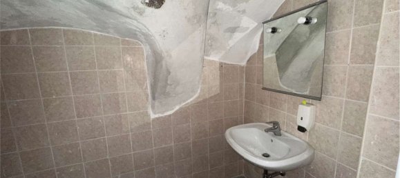 100m² Commercial property in Pomarolo, Italy No. 64454 19