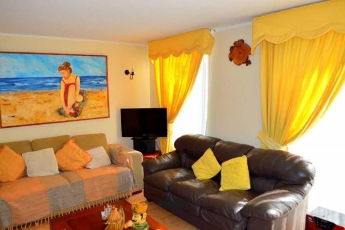 4 bedrooms House in Santiago, Chile No. 4247