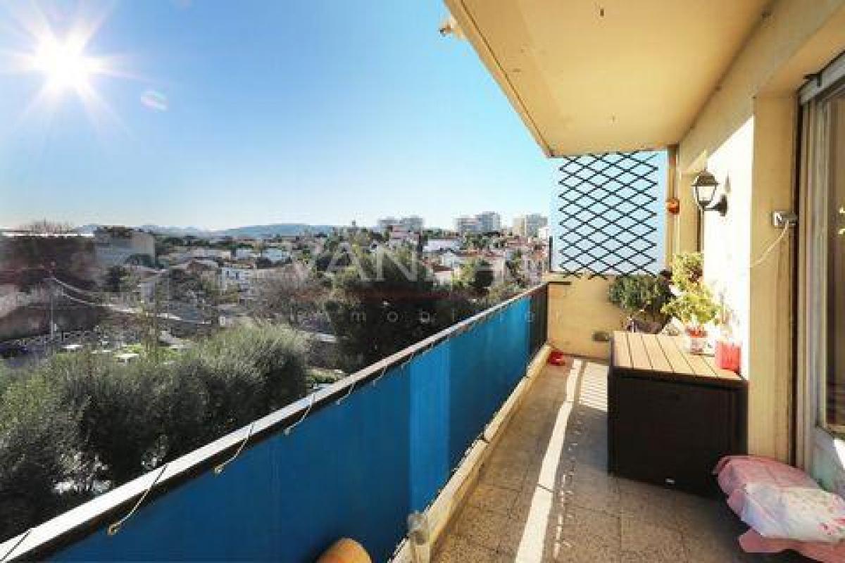 Studio in the Condo in Antibes, France No. 7078