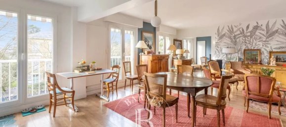 4 rooms Apartment in Versailles, France No. 161651 3