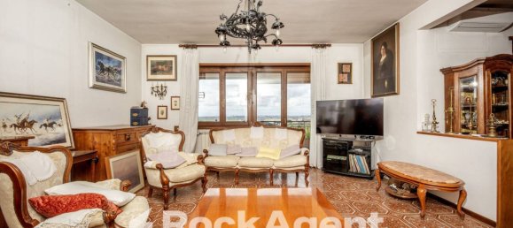 3 bedrooms Apartment in Rome, Italy No. 320141 4