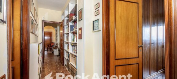 3 bedrooms Apartment in Rome, Italy No. 320141 13