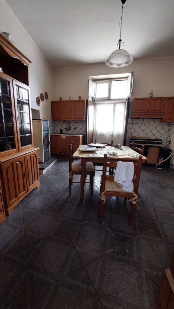 6 rooms Villa in Airola, Italy No. 262982