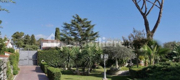 3 bedrooms Villa in Ardea, Italy No. 213624 4