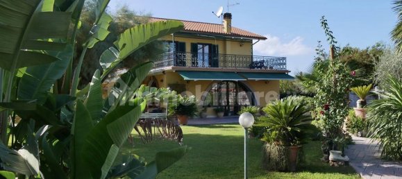 3 bedrooms Villa in Ardea, Italy No. 213624 2